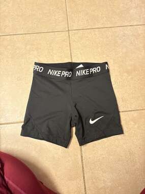 Nike Pro Women's 3-Inch Dri-FIT Training Shorts Black/White